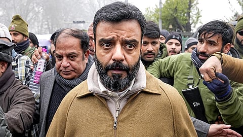 ஸ்ரீநகர்  எம்​.பி.ருஹுல்லா மெஹ்​தி