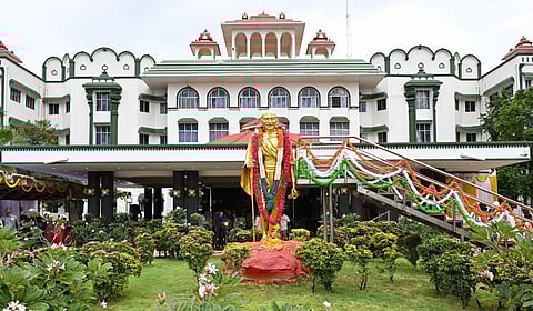 நாங்குநேரி இரட்டை கொலை: உயர் நீதிமன்றம் தாமாக முன்வந்து விசாரிக்க கோரி முறையீடு