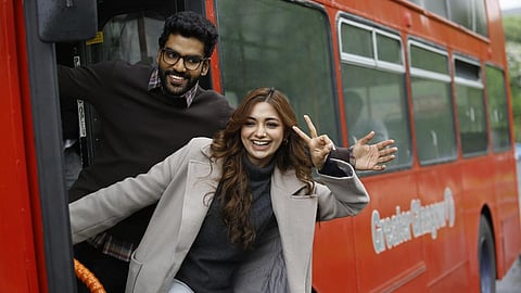 காதல் ரீசெட் ரிபீட்: திரைப் பார்வை - நினைவின் சுழற்சியில் சிக்கும் காதல்!