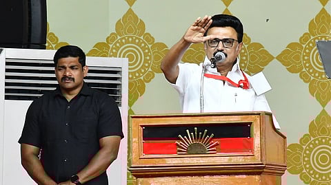 ஓபிஎஸ் ஆதரவாளர்கள் திமுக இணைப்பு விழாவில் பேசிய முதல்வர் ஸ்டாலின் | படம்: எஸ்.கிருஷ்ணமூர்த்தி