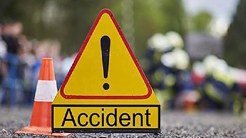 ஆந்​தி​ராவில் பைக் சாகசத்தில் ஈடுபட்ட இருவர் உயிரிழப்பு