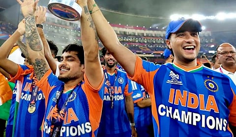 டி20 தரவரிசை பட்டியலில் அபிஷேக் சர்மா முதலிடம்; இஷான் கிஷன் 2-வது இடத்துக்கு முன்னேற்றம்