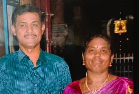 நேபாளத்தில் வேன் கவிழ்ந்து விபத்தில் உயிரிழந்த முத்துக்குமார் மற்றும் மீனா.