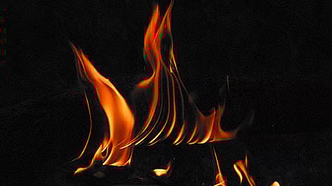 காஸ் சிலிண்டர் வெடித்து 2 குழந்தைகள் உயிரிழப்பு: சிறுவன் உள்ளிட்ட 7 பேர் மருத்துவமனையில் அனுமதி