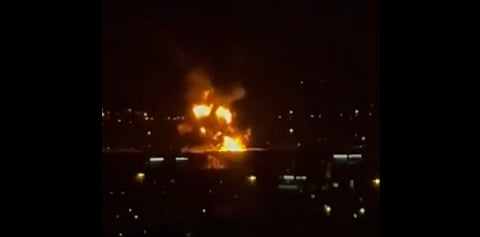 துபாய் விமான நிலையம் அருகே ட்ரோன் தாக்குதல்: விமானப் போக்குவரத்து நிறுத்தம்