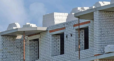 செங்கலுக்கு மாற்றாகும் எடை குறைந்த ஏஏசி கற்கள்!