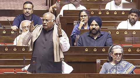 எல்பிஜி தட்டுப்பாடு ஏன் ? - மாநிலங்​களவை​யில் கார்கே கேள்வி