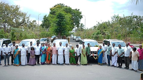 கட்சி நிர்வாகிகளுக்கு திமுக எம்எல்ஏ கார் பரிசளிப்பு: தேர்தல் அதிகாரியின் நோட்டீஸுக்கு விளக்கம்