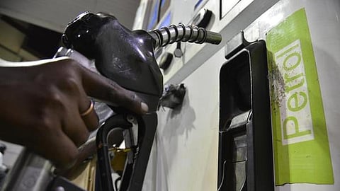 மேற்காசிய போர் எதிரொலி: இலங்கையில் பெட்ரோல், டீசல் விலை 25% ஏற்றம்!