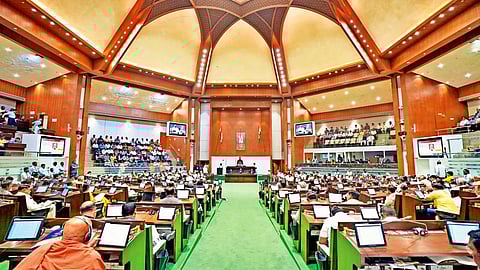 குஜராத்தில் பொது சிவில் சட்ட மசோதா நிறைவேற்றம்