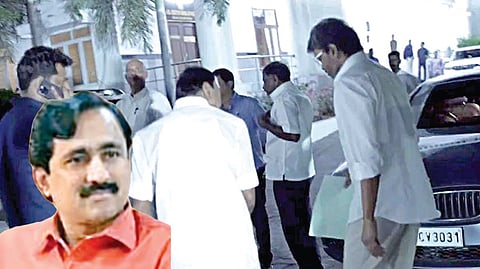 டிஜிபி அலுவலகத்தில் புகார் மனு அளிக்க வந்த விஜய். (உள்படம்)&nbsp;பொன்ராஜ்