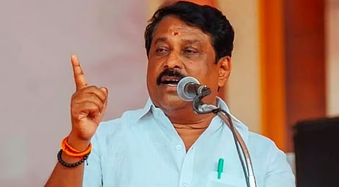 “புத்தகத்தை ஏந்த வேண்டிய இளைஞர்கள் மக்களின் பாதுகாப்பை பறிக்கும் குற்றவாளிகள் ஆகின்றனர்” -  நயினார் நாகேந்திரன்