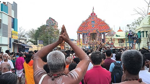 திருவாரூர் கோயில் ஆழித் தேரோட்டம்: பல்லாயிரக்கணக்கில் பக்தர்கள் வழிபாடு