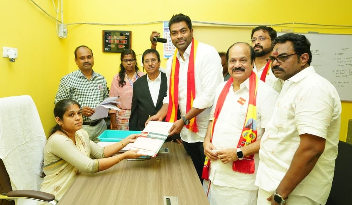 <div class="paragraphs"><p>ஆதவ் அர்ஜுனா வேட்புமனு தாக்கல்</p></div>