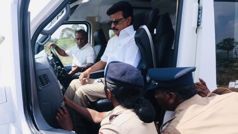 முதல்வர் ஸ்டாலின் சென்ற‌ வாகனத்தில் சோதனை