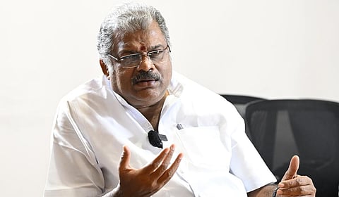 புனித வெள்ளி தினத்தில் மதுக்கடைகளை மூட வேண்டும்: ஜி.கே.வாசன் வலியுறுத்தல்