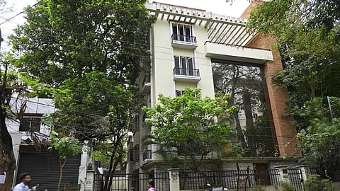 ஜெயலலிதா வீட்டுக்கு சீல்: ரூ.83 லட்சம் வரி பாக்கிக்காக ஹைதராபாத் மாநகராட்சி நடவடிக்கை 