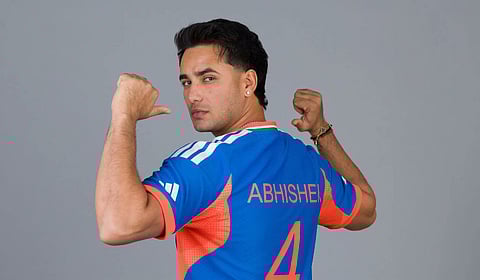 தர​வரிசை​யில் அபிஷேக் முதலிடத்தில் நீடிப்பு