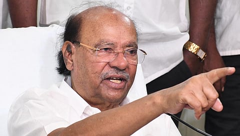 உத்திரமேரூர் பாமக வேட்பாளருக்கு எதிராக போட்டி வேட்பாளரை அறிவித்தார் ராமதாஸ்