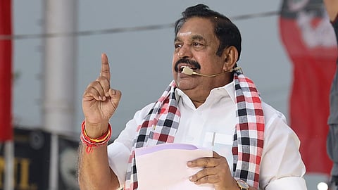 “அதிமுக ஆட்சி அமைந்ததும் 
கருணாநிதியை வீட்டுச் சிறையில் வைத்தவர்கள் மீது விசாரணை...”
- பழனிசாமி உறுதி