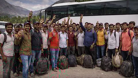 ஈரானில் 35 நாட்களாக சிக்கியிருந்த 72 குஜராத் மீனவர்கள் அர்மீனியா செல்ல அனுமதி