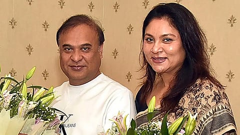 அசாம் முதல்வர் மனைவியிடம் 3 நாடுகளின் பாஸ்போர்ட்: விசாரணை நடத்த காங்கிரஸ் கோரிக்கை 