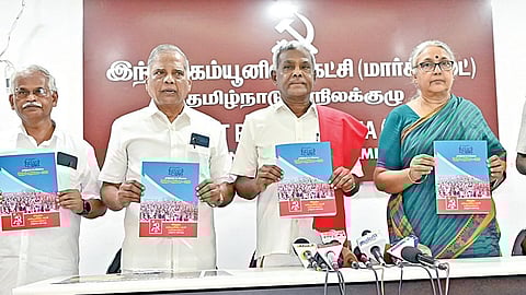 முதல் தலைமுறை பட்டதாரிகளுக்கு அரசு வேலையில் முன்னுரிமை: மார்க்சிஸ்ட் தேர்தல் அறிக்கை 