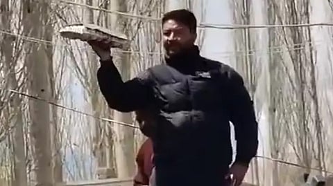 ஈரானுக்கு உதவ லடாக்கில் நடந்த ஏலத்தில் 1 முட்டை ரூ.25,000-க்கு விற்பனை