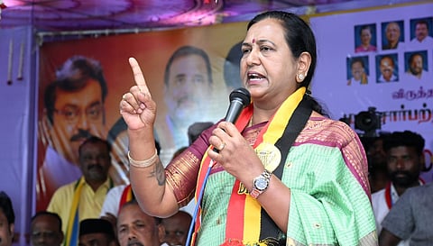 விருத்தாசலம் பிரச்சாரக் கூட்டத்தில் பேசும் பிரேமலதா
