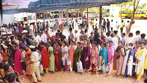 இடம்: புதுச்சேரி