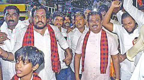 நன்மங்கலத்தில் பிரச்சாரத்தில் ஈடுபட்ட திமுக வேட்பாளர் அரவிந்த் ரமேஷ்.