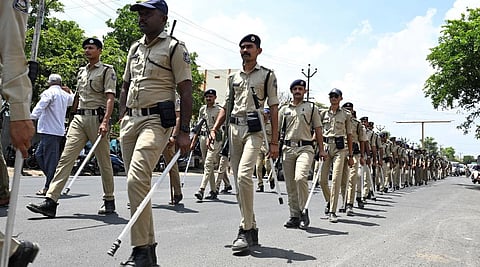 தேர்தல் பாதுகாப்பு ஏற்பாடுகள் குறித்து டிஜிபி - காவல் ஆணையர் ஆலோசனை