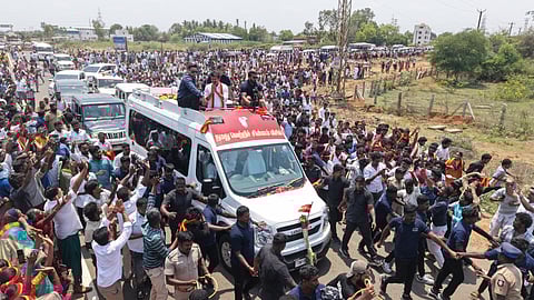 நேர மேலாண்மை, திட்டமிடலில் சொதப்பல்: விஜய் பிரச்சார ‘சம்பவங்கள்’ தரும் தாக்கம் என்ன?