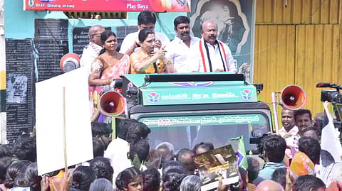 பிரச்சாரத்தில் குஷ்பு