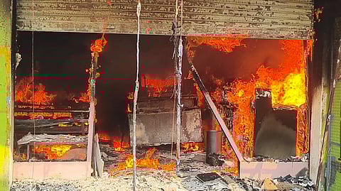 ஆற்காடு அருகே ஐஸ்கிரீம் கடையில் தீ விபத்து: வடமாநில தம்பதி உயிரிழப்பு