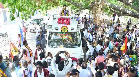 ‘​திருமாவளவனை மதிக்கவில்லை’ - விருத்தாசலத்தில் பிரேமலதாவுக்கு விசிக-​வினர் எதிர்ப்பு