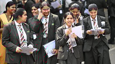 பொதுத் தேர்வு முடிவுகள் வெளியீடு: சிபிஎஸ்இ 10-ம் வகுப்பில் 93.70% மாணவ, மாணவிகள் தேர்ச்சி