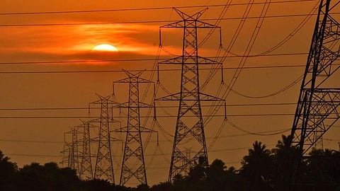 அதிகரிக்கும் மின் தேவை: தயாராக வேண்டும் தமிழகம்
