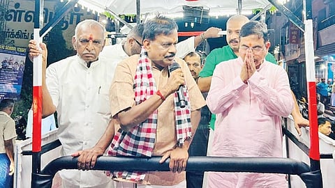 அதிமுக வேட்பாளர் தளவாய் சுந்தரம்