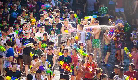 தாய்லாந்தில் உலகின் மிகப் பெரிய தண்ணீர் திருவிழாவின்போது 3 நாளில் விபத்தில் சிக்கி 191 பேர் உயிரிழப்பு