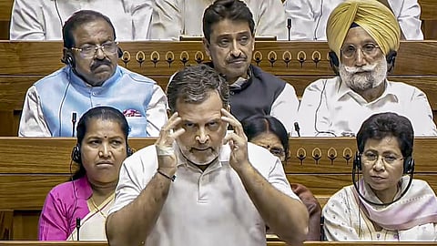 “பெண்களின் பின்னால் ஒளிந்துகொண்டு அரசியல் செய்வது வெட்கக்கேடானது” - ராகுல் விமர்சனம்