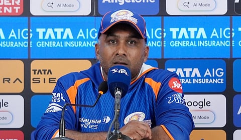 “எ​திரணி​யைத் துளைக்​கும் பந்து​வீச்சு எங்​களிடம் இல்லை” - மும்பை இந்தியன்ஸ் பயிற்சியாளர் ஜெயவர்தனே வருத்​தம்