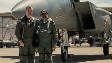 அமெரிக்க போர் விமானத்தில் பறந்த விமானப் படை தளபதி ஏ.பி.சிங்