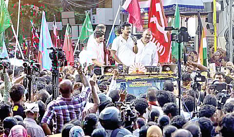 சேப்பாக்கம்-திருவல்லிக்கேணி தொகுதியில் போட்டியிடும் துணை முதல்வர் உதயநிதி ஸ்டாலின் இறுதிநாளில் தீவிர பிரச்சாரத்தில் ஈடுபட்டார்.