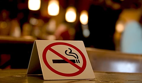 பிரிட்டனில் இனி 2008-க்கு பின் பிறந்தவர்கள் சிகரெட் வாங்க வாழ்நாள் தடை