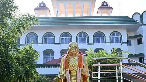 உயர் நீதிமன்ற வரலாற்றில் முதல் முறையாக மீனாட்சியம்மன் கோயில் வழக்கில் தமிழில் உத்தரவு