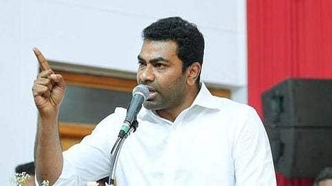 போக்குவரத்துத்​ துறை அதிகாரிகள் மீது நடவடிக்கை: தேர்தல் ஆணையத்திடம் தவெக கோரிக்கை