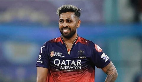 வழக்கை திரும்பப் பெற்றார் துஷாரா