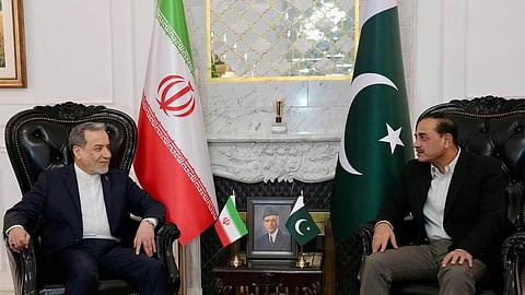 பாகிஸ்தான் ராணுவ தளபதியுடன் ஈரான் வெளியுறவு அமைச்சர்  பேச்சுவார்த்தை