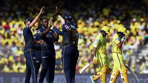 குஜராத் அணிக்கு எதிரான ஐபிஎல் போட்டியில் 158 ரன்கள் குவித்தது சிஎஸ்கே